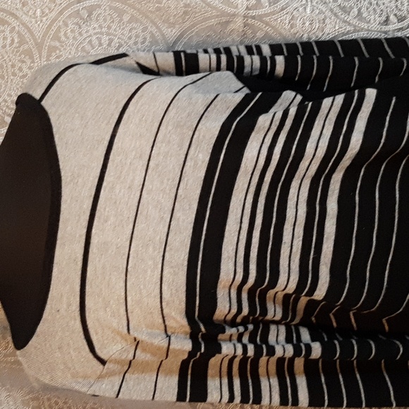 Sweater - Picture 2 of 3